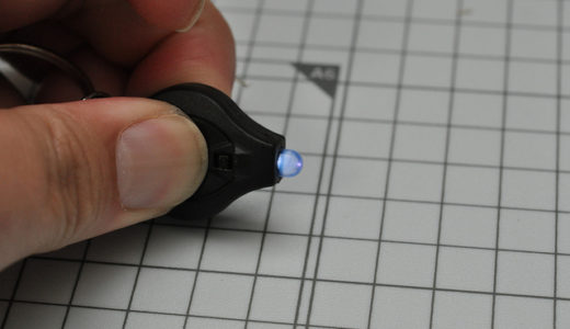 瞳用ジェルクリア付属LEDをキーホルダーに改造
