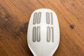 フチにリキテックス「ハイグロスバーニッシュ」→つや消しクリアーエアブラシ塗装