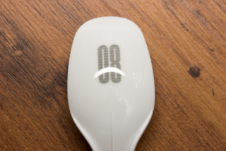 フチにリキテックス「ハイグロスバーニッシュ」→同クリア