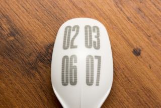 フチにリキテックス「パーマネントマットバーニッシュ」→つや消しクリアーエアブラシ塗装