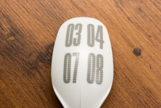 フチにリキテックス「サテンバーニッシュ」→つや消しクリアーエアブラシ塗装