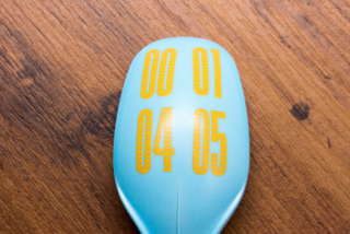 フチにアクリジョン「クリア」原液→つや消しクリアーエアブラシ塗装