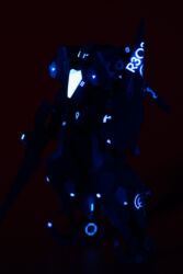 ブラックライトで遠くから照らして2秒露光した写真です