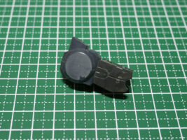 合わせ目消し後に塗装。GLEP-05の2mmサイズを貼り付けてディテールを再生。